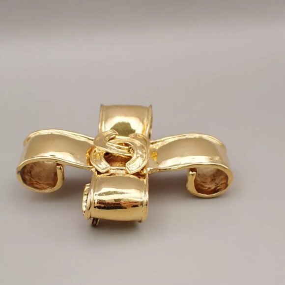 CHANEL CC Logo Cross Pin Brooch 94P Gold France Vintage - Picture 2 of 6